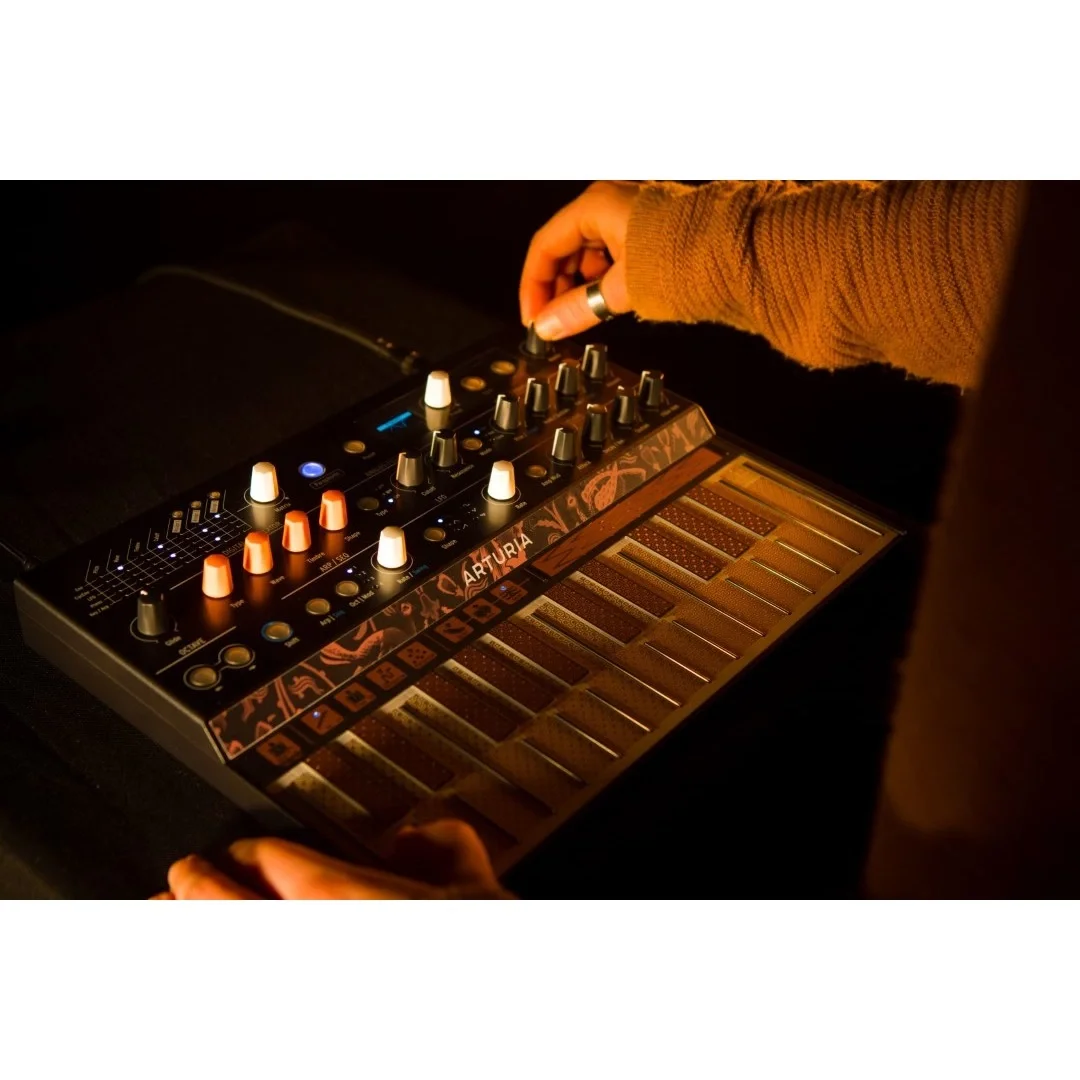 Arturia MicroFreak Deneysel Hibrit Synthesizer