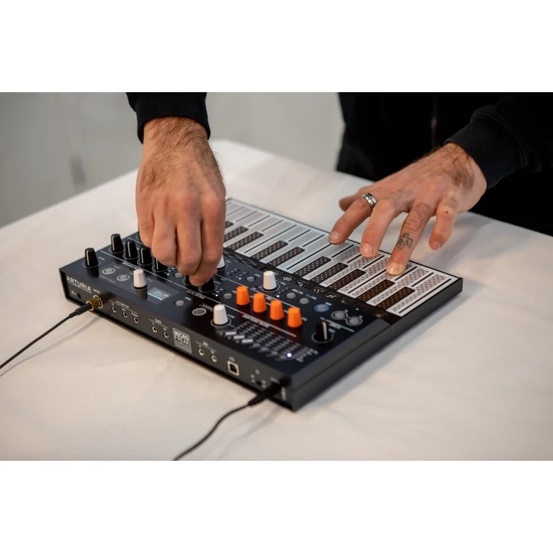 Arturia MicroFreak Deneysel Hibrit Synthesizer