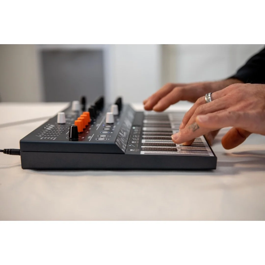 Arturia MicroFreak Deneysel Hibrit Synthesizer