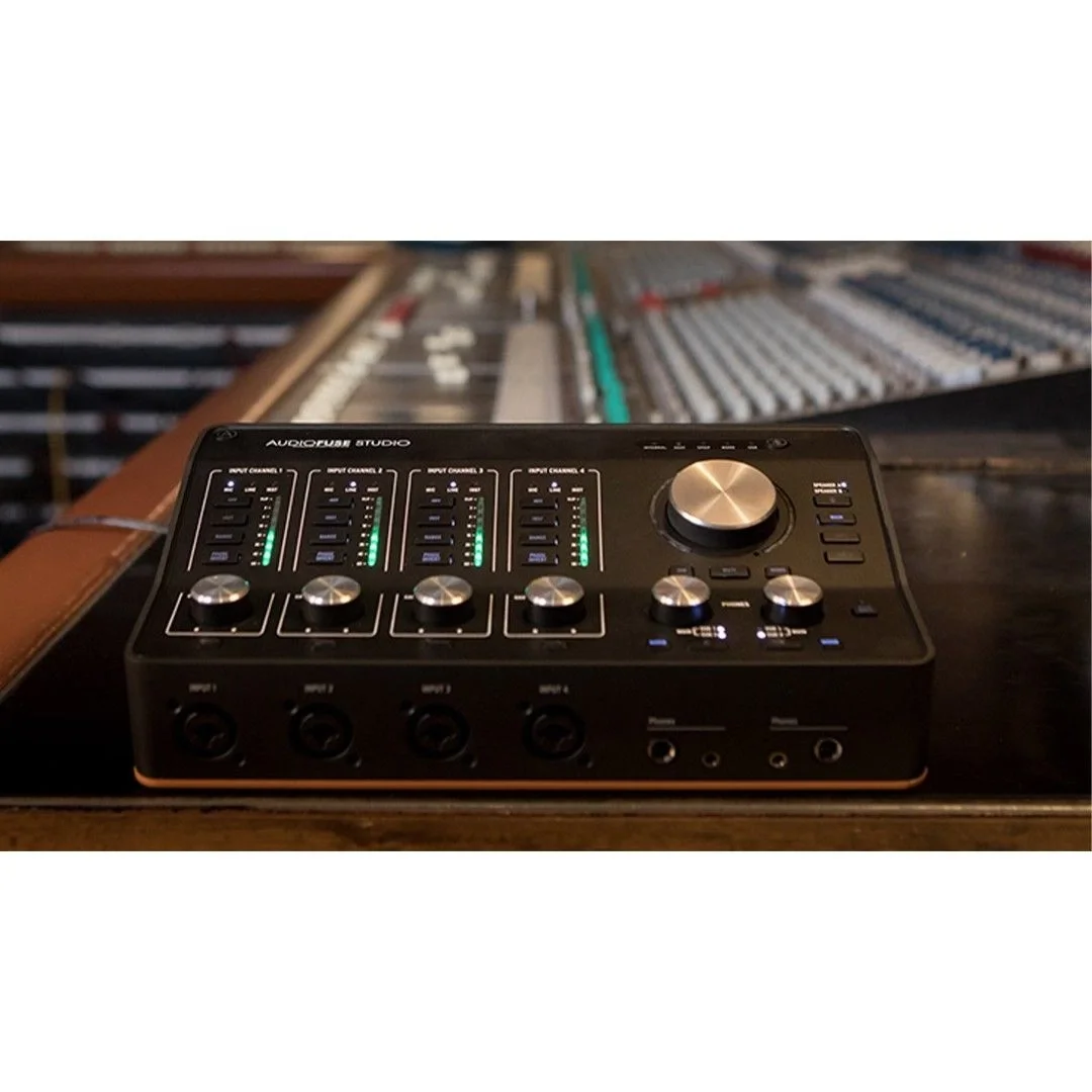 Arturia AudioFuse Studio 4 Mikrofon preamp, ADAT optik giriş/çıkışlı USB-C ses kartı