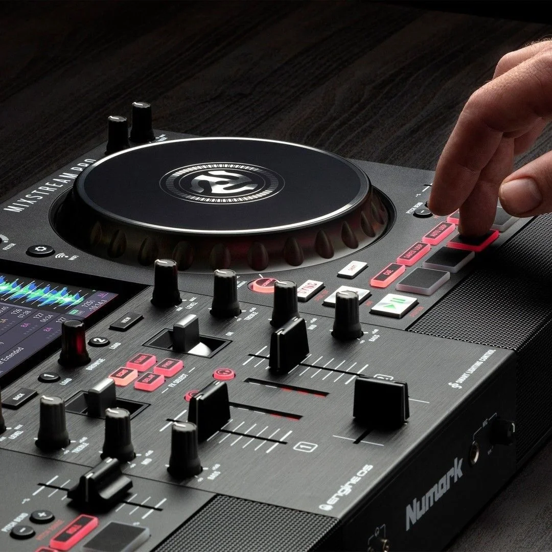Numark Mixstream Pro + (Kutusu Hasarlı) 2 kanal, Standalone, Hoparlörlü Streaming DJ Kontroller