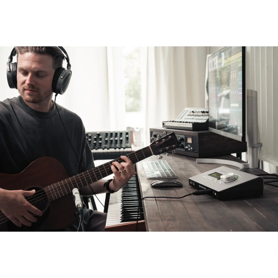 Universal Audio Apollo x4 | Gen 2 - Studio+ Masaüstü 12 x 8 Thunderbolt Ses kartı (2.Nesil) - Studio+ Yazılım Paketi ile (4 DSP)