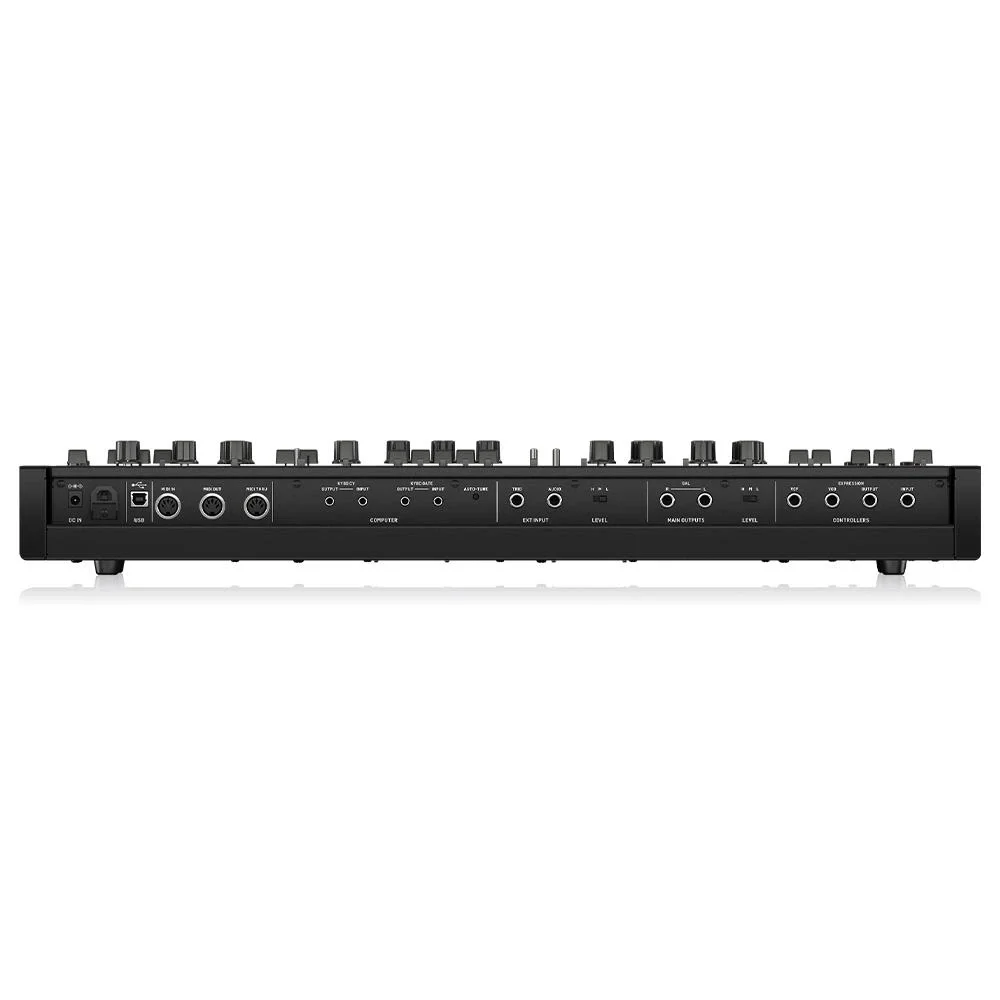 Behringer MS5 Synthesizer