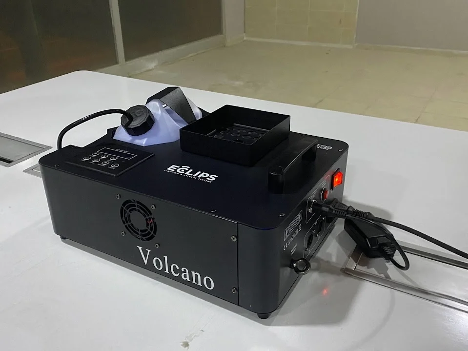 Eclips VOLKAN Zaman Ayarlı Sis Makinesi, Led Işıklı, 1500W, CO2 Karbon Sis Simulasyonu, 160 ml/dk