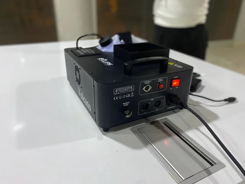 Eclips VOLKAN Zaman Ayarlı Sis Makinesi, Led Işıklı, 1500W, CO2 Karbon Sis Simulasyonu, 160 ml/dk