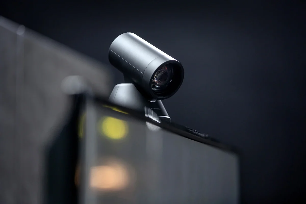 Konftel C50800 Hybrid PTZ Kameralı Video Konferans Sistemi, Büyük toplantılar için, 1080p görüntü, 72.5° görüntü açısı, 20+ katılımcı desteği