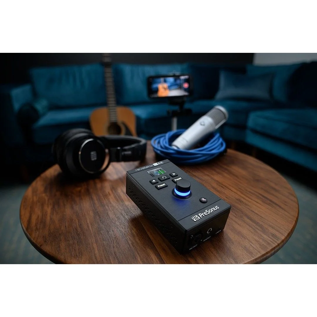 PreSonus Revelator io44 Dahili mikser, efekt ve profesyonel mikrofon preamp'li USB ses kartı