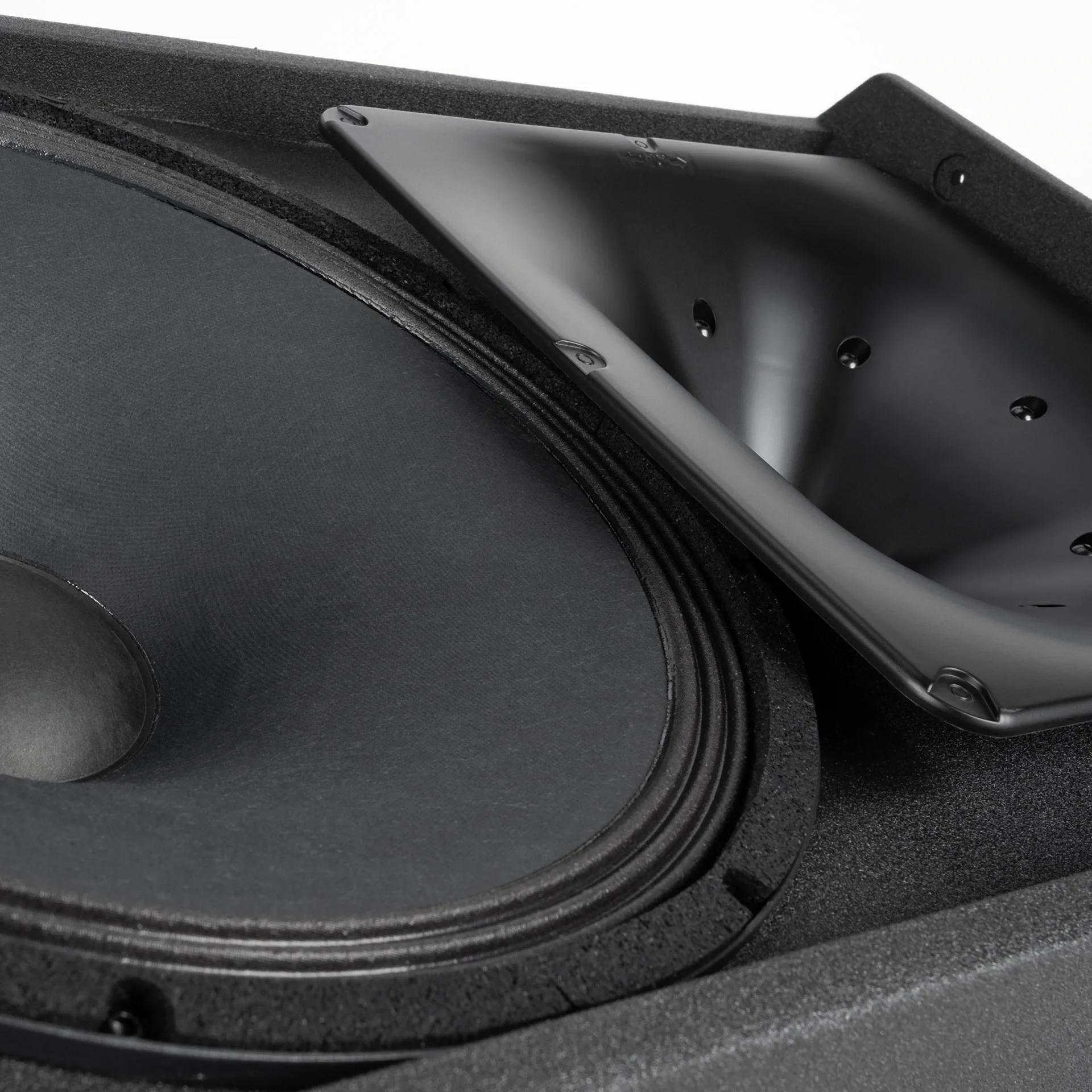 RCF NX 915-SMA Touring Aktif 15" Monitör Hoparlör 2100W 131-dB