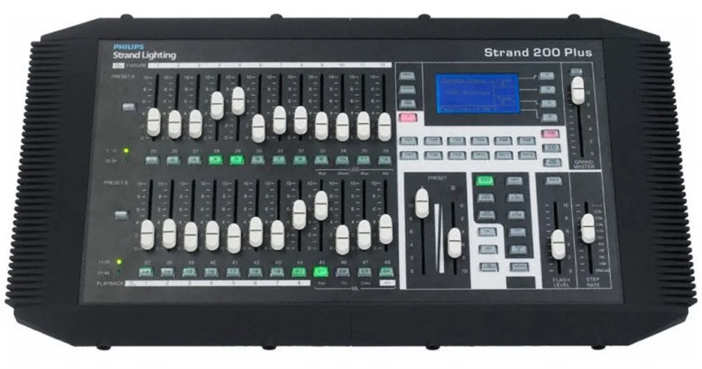 Strand Lighting 200 Plus Serisi 12/24-kanal Işık Kontrol Masası