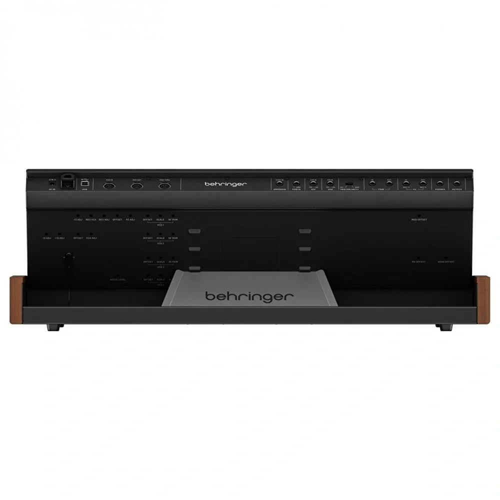 Behringer MONOPOLY  / Synthesizer