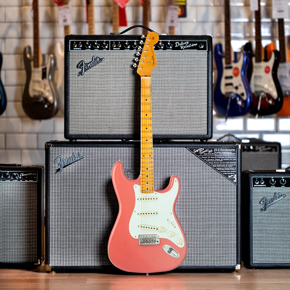 Fender Custom Shop 2020 1956 Stratocaster Akçağaç Klavye Relic/CC Elektro Gitar