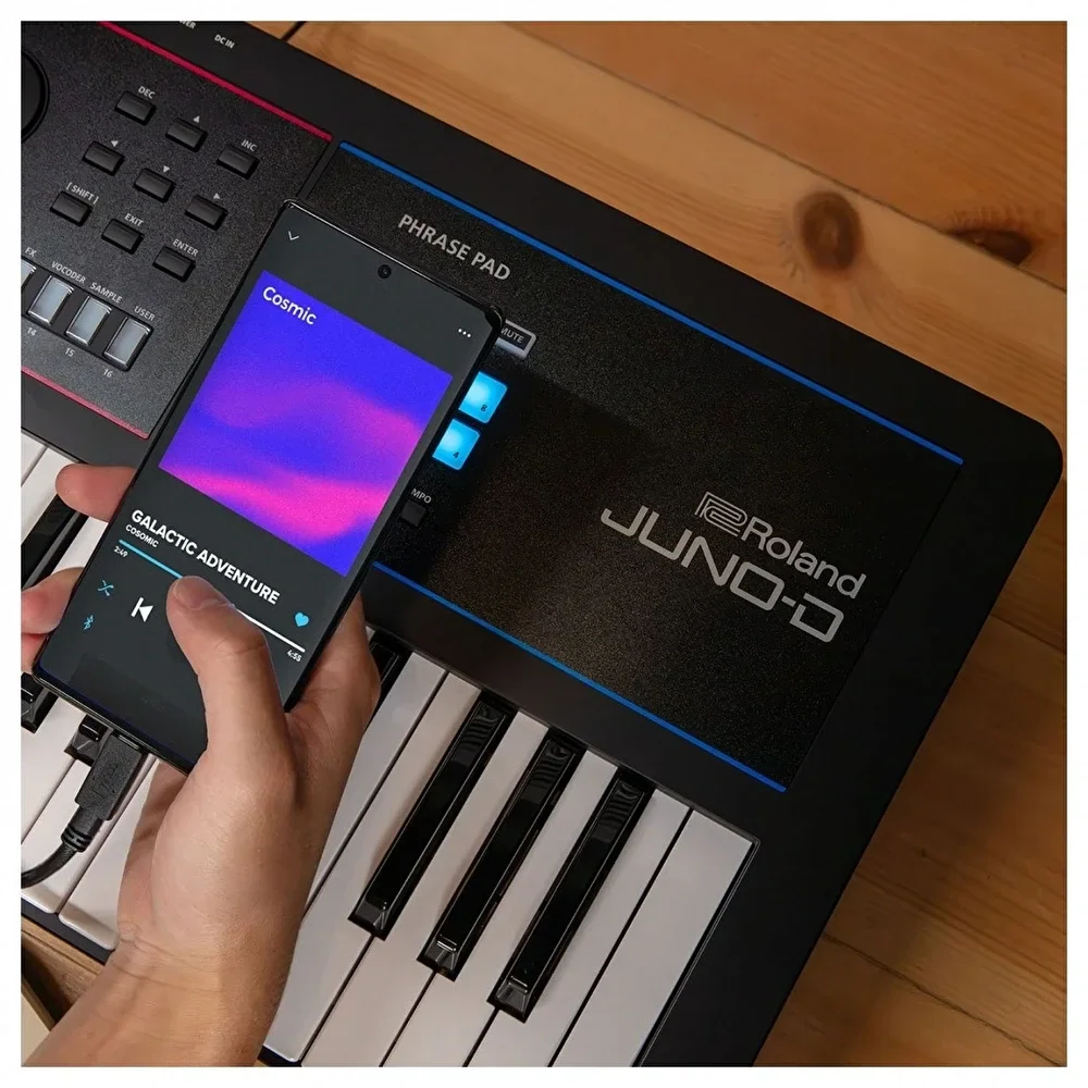 ROLAND JUNO-D6 61 Tuş Synthesizer