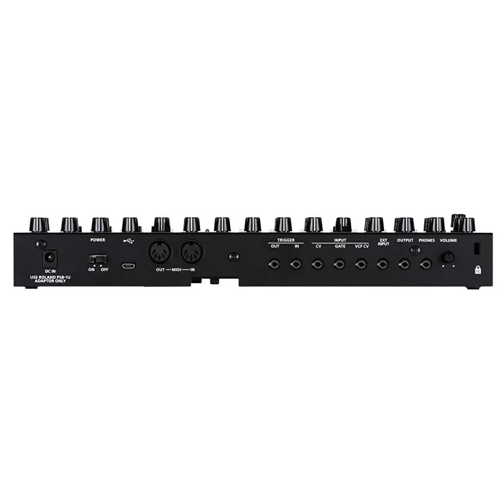 ROLAND SE-02 Analog Synthesizer